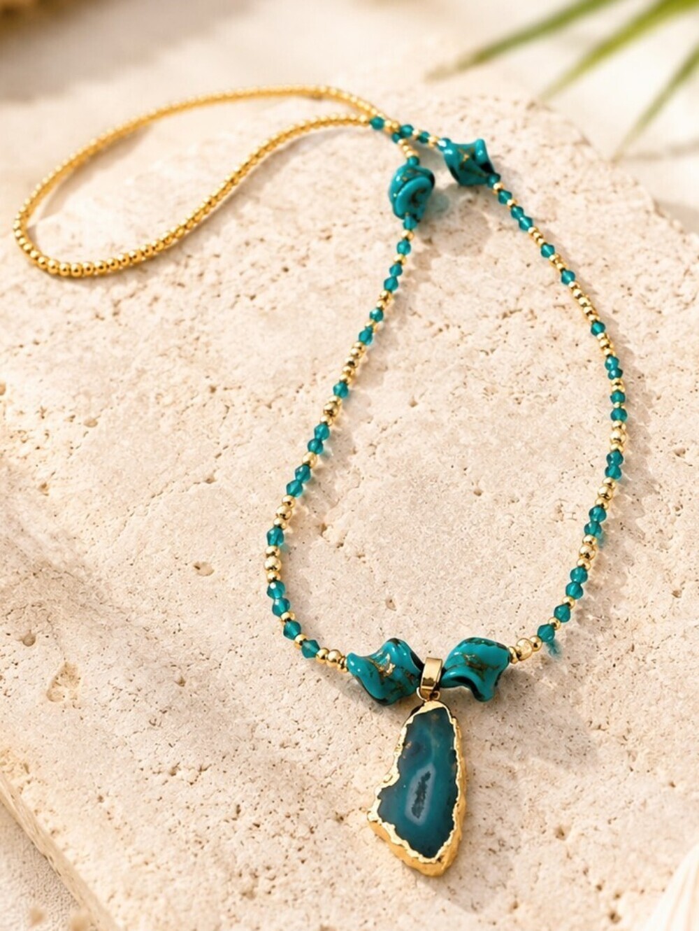 Artisan Turquoise Agate Pendant Necklace Southwestern Stretch Necklace